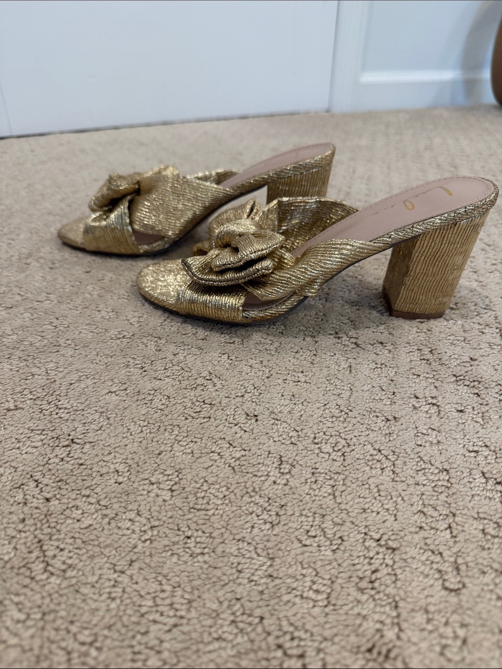 Lulu's Metallic Gold Knot Mules size 9 - Picture 4 of 5